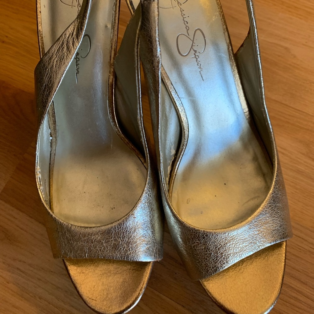 Jessica Simpson Gold Pumps